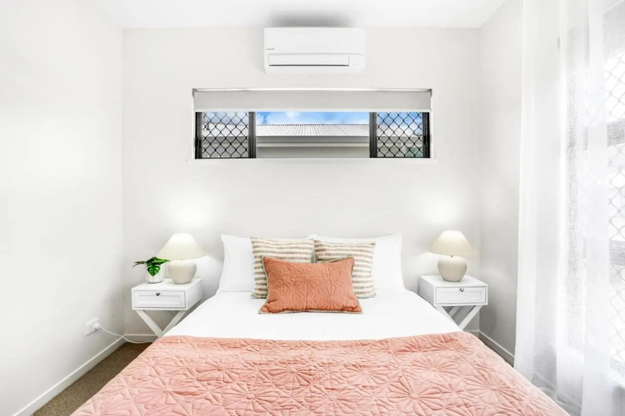 Holiday home Skippers Rest -Modern Comfort, And Beach Proximity Trinity Beach