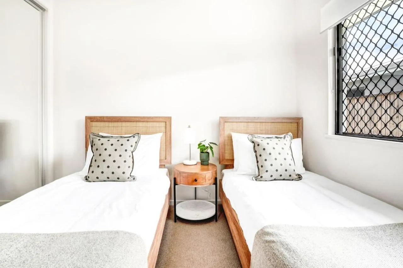 Skippers Rest -Modern Comfort, And Beach Proximity Trinity Beach Holiday home